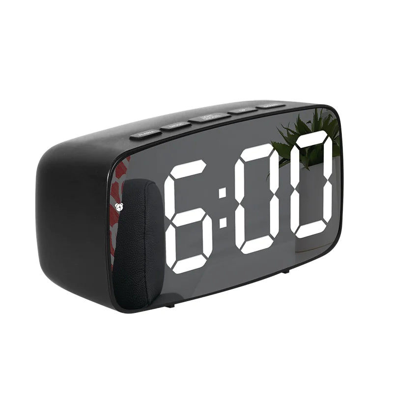 Despertador Espejo LED: Brillo y Elegancia Compactos