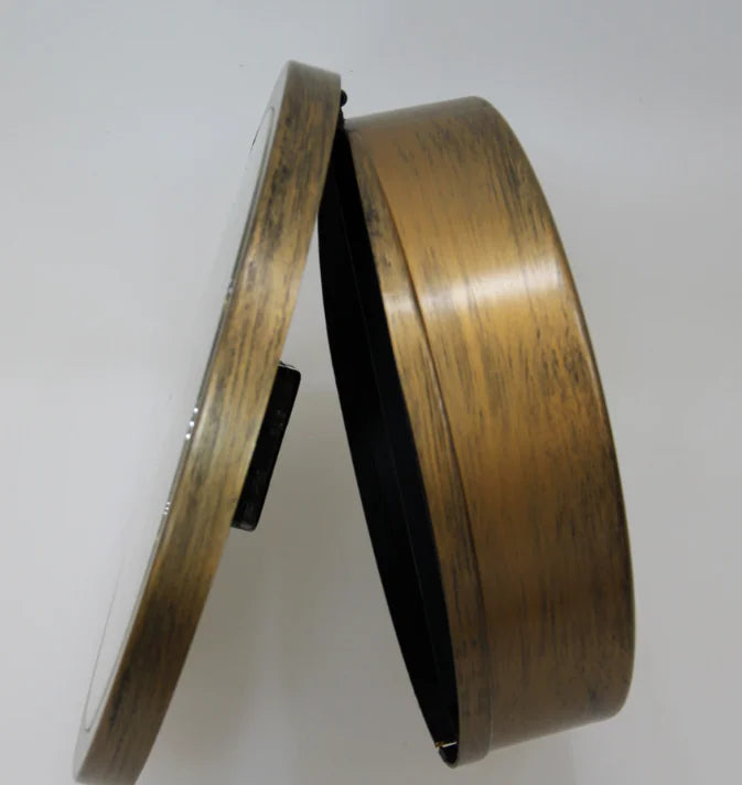 VintageVault: Reloj y Caja de Seguridad Creativa