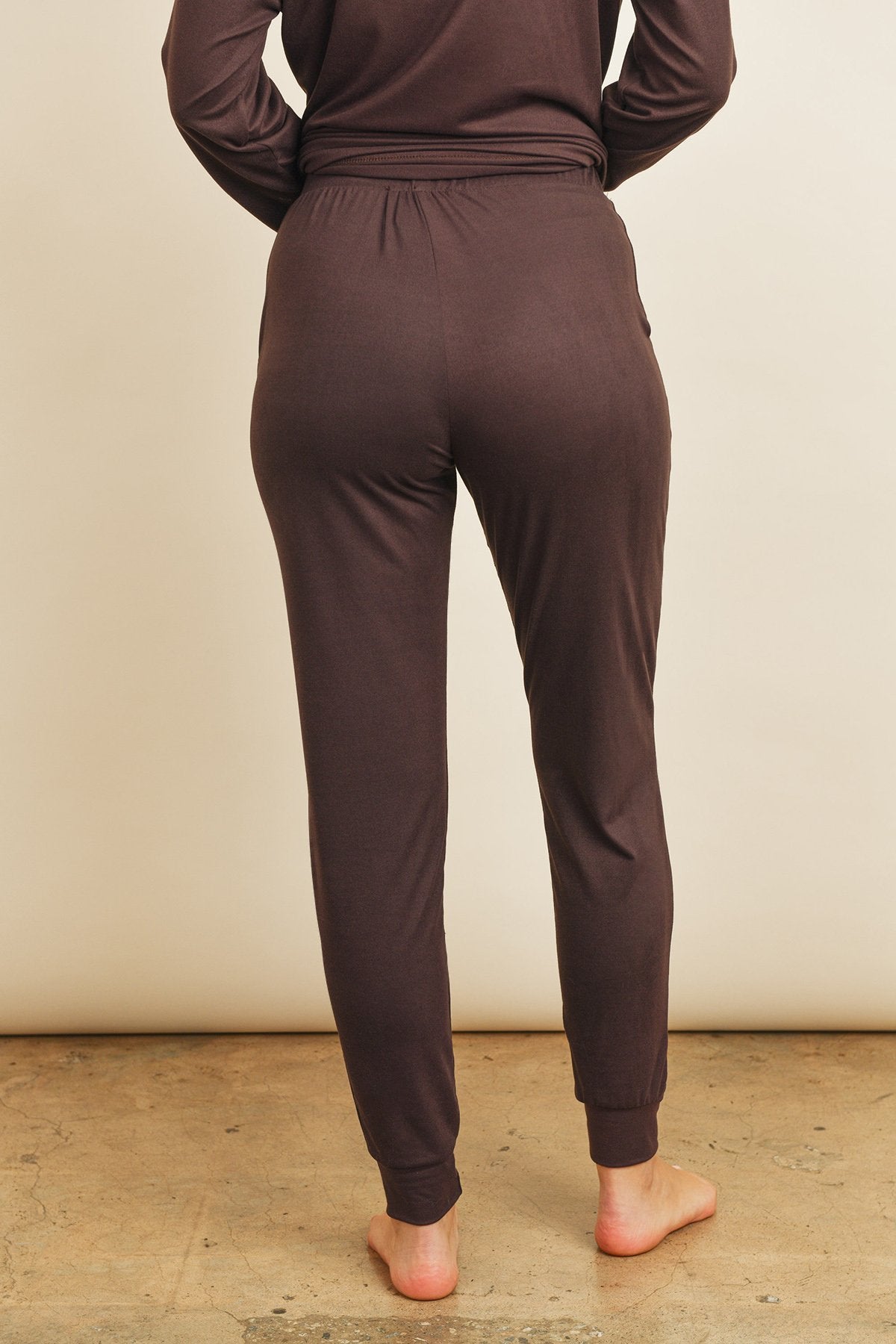 Conjunto Top y Jogger Sólido con Auto-Ajuste