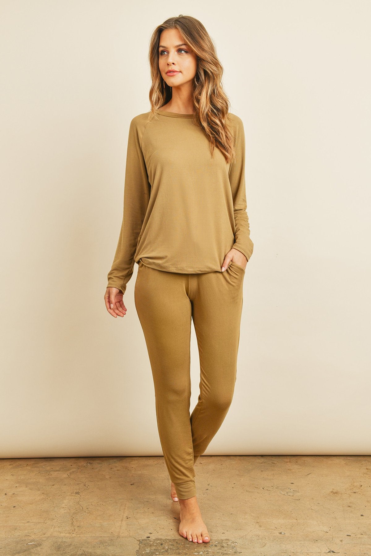 Conjunto Top y Jogger Sólido con Auto-Ajuste