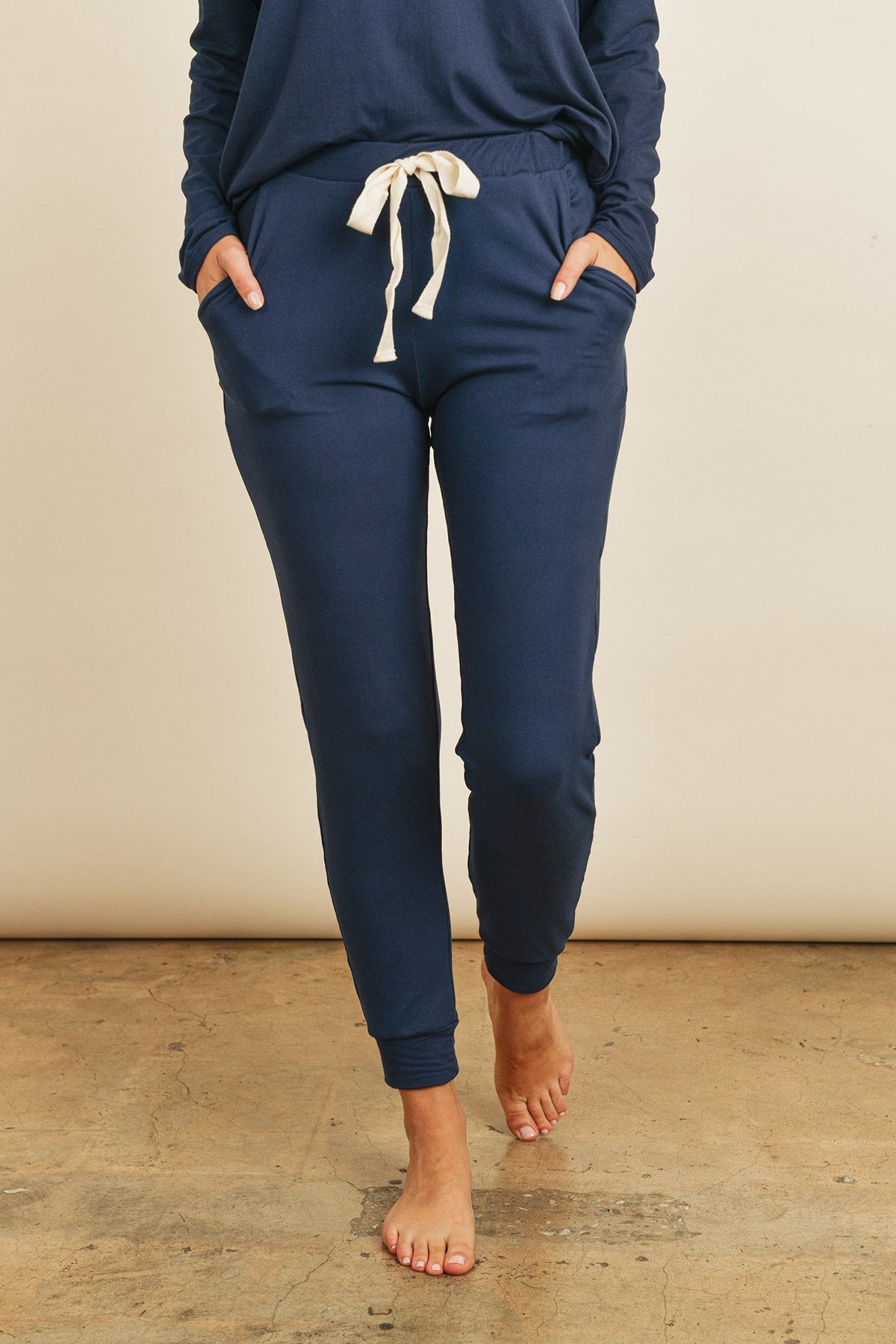 Conjunto Top y Jogger Sólido con Auto-Ajuste