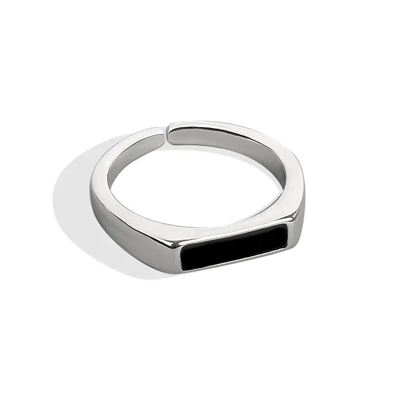 Anillo Negro de Plata Esterlina con Diseño de Viento Fresco