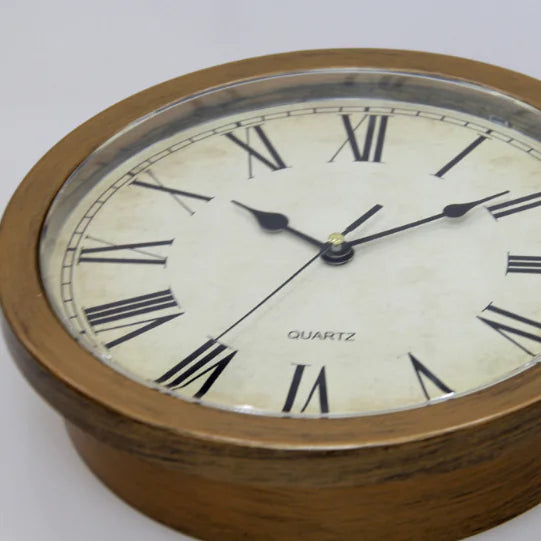 VintageVault: Reloj y Caja de Seguridad Creativa
