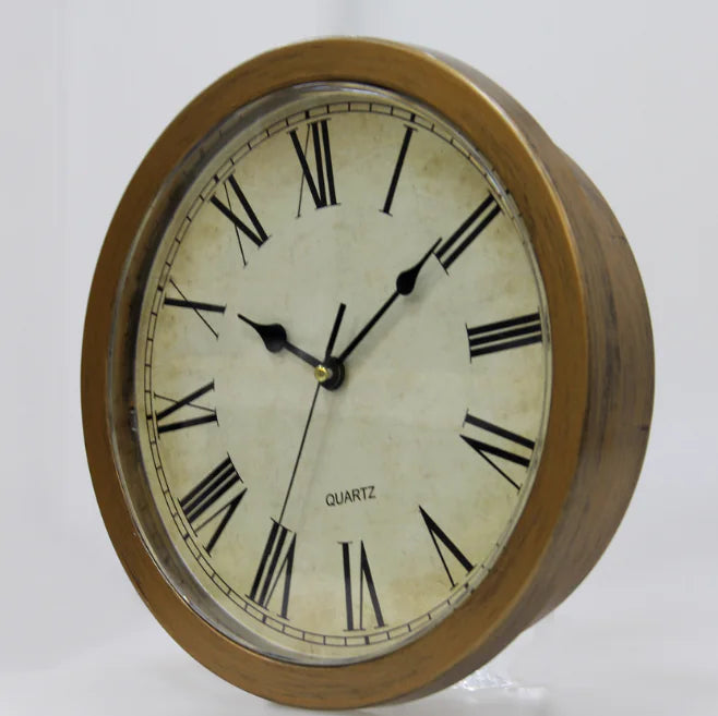 VintageVault: Reloj y Caja de Seguridad Creativa