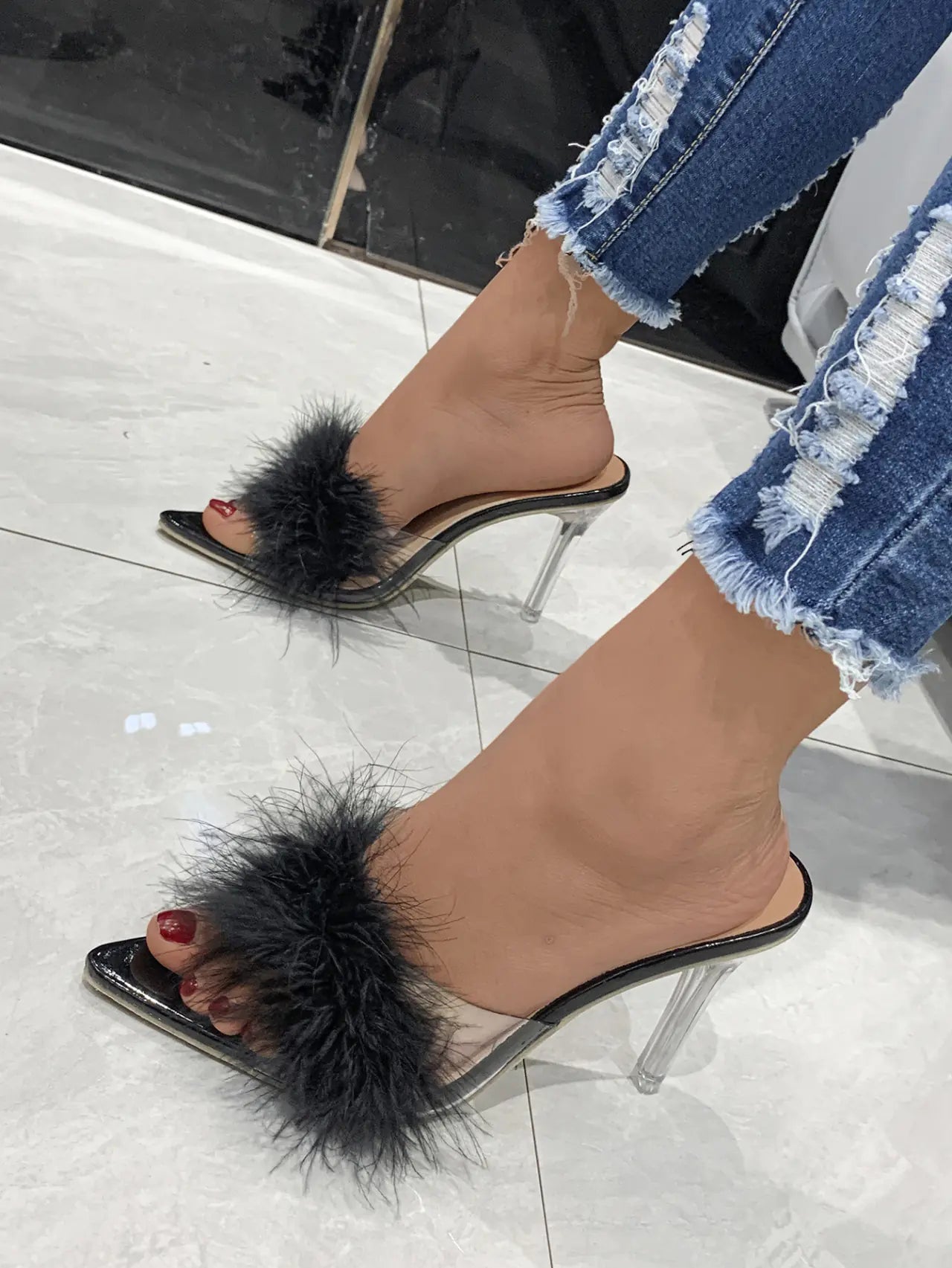 Luxe Stiletto Glam: Chic Pointed-Toe Sandals