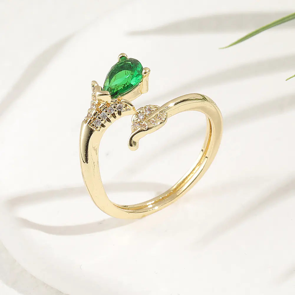 ZircoGold: Anillo Brillante en Oro Plateado