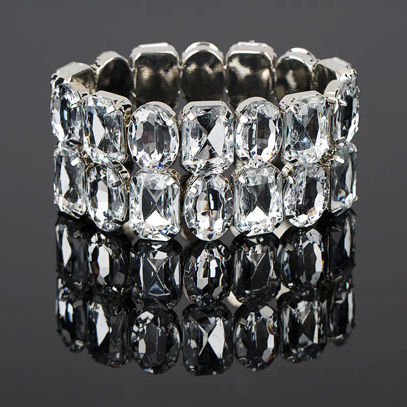 EleganceLeaf: Shimmering Luxury Bracelet